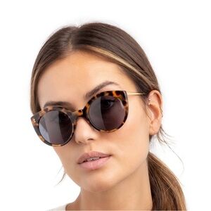 ILLESTEVA Palm Beach Tortoise Sunglasses